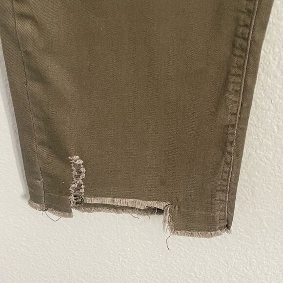 One 5 One- High Waist Raw Hem Jeans Color: Olive Size: 14/32 - Picture 8 of 12